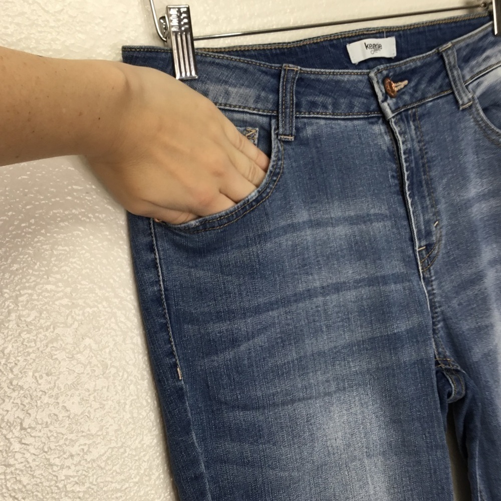 Kensie Ankle Jeans With Frayed Cuffs - Picture 4 of 6